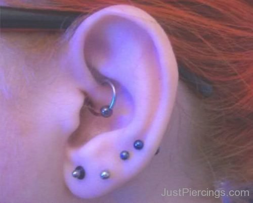 Daith And Multiple Lobe Piercing For Young Ladies-JP1081