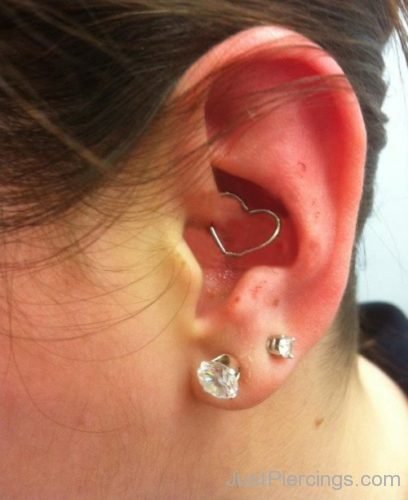 Daith Piercing And Dual Lobe Piercing For Young Girls-JP1103
