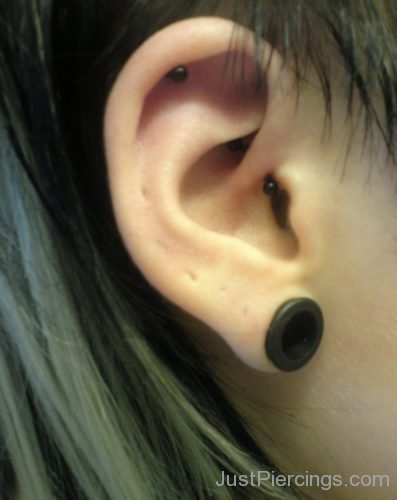 Daith Piercing And Lobe Stretching For Ear-JP1138