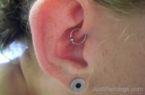 Daith Piercing With Ball Closure Ring And Ear Lobe Stretching-JP1185