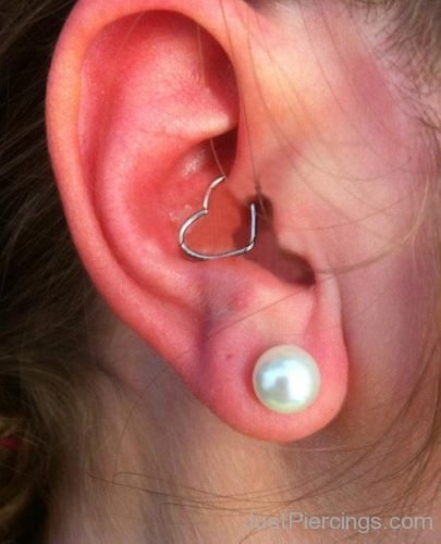 Daith Piercing With Heart Ring And Lobe Piercing With Stud 2-JP1235