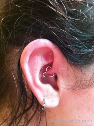 Daith Piercing With Silver Heart Ring-JP1251