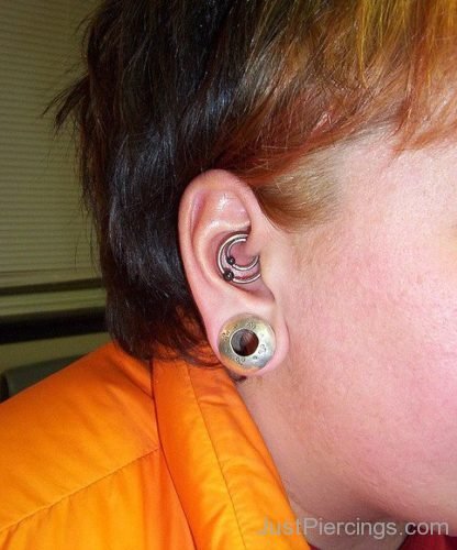 Daith With Dual Ball Closure Ring And Lobe Stretching-JP1275