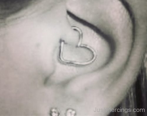 Dual Lobe And Daith Heart Ear Piercing-JP1150