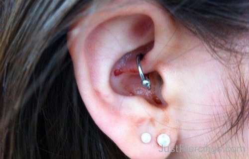 Dual Lobe And Daith Piercing For Young Ladies-JP1309
