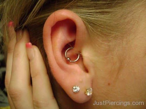 Dual Lobe And Daith Piercing Picture-JP1310