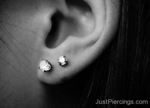 Dual Lobe Ear Piercing With Crystal Studs-JP1155