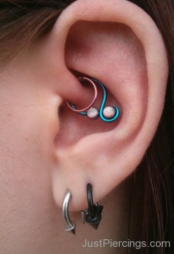 Dual Lobes And Daith Piercing For Young Girls-JP1320