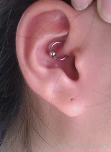 Ear Daith Piercing 82-JP1331
