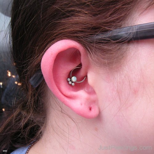 Ear Daith Piercing-JP1345