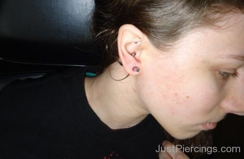 Ear Lobe And Conch Piercing-JP1114