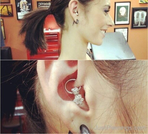 Ear Lobe And Daith Piercing 8-JP1353