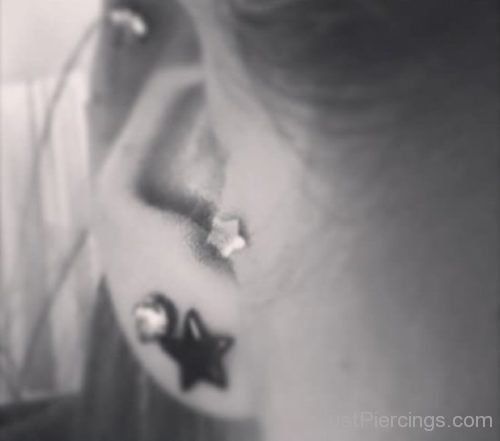 Ear Lobe Piercing With Star Studs-JP1066