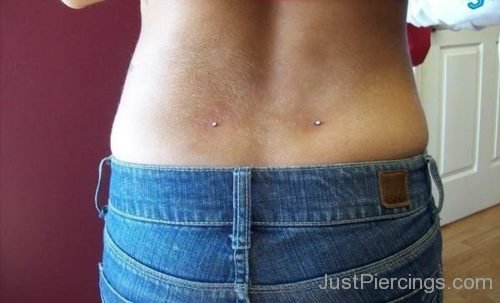 Girl With Back Body Dimple Piercing-JP160