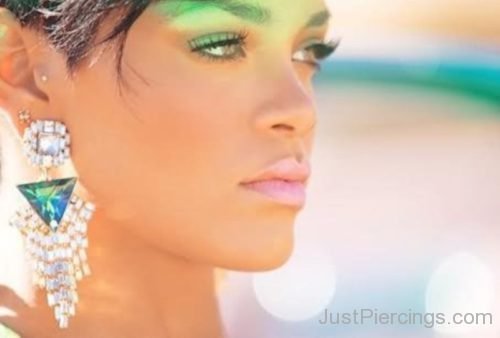 Gorgeous Rihanna – Ear Piercing-JP1118