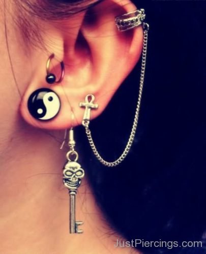 Lobe Ear Piercing With Yin Yan, Skull Key And Cross Earrings-JP1152