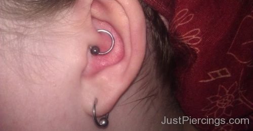 Lobe Piercing And Daith Piercing For Girls-JP1421