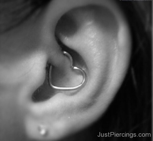 Lobe Piercing And Daith Piercing WIth Heart Ring-JP1425