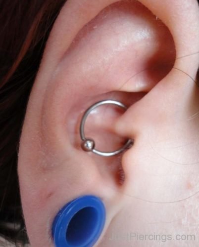 Lobe Stretching And Daith Piercing With Ball Closure Ring-JP1432