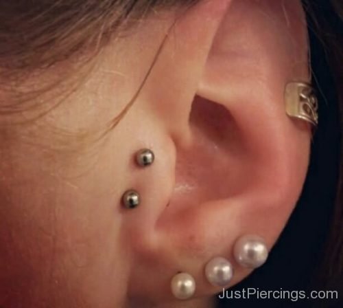 Surface Tragus And Tripple Lobe Ear Piercing-JP1164