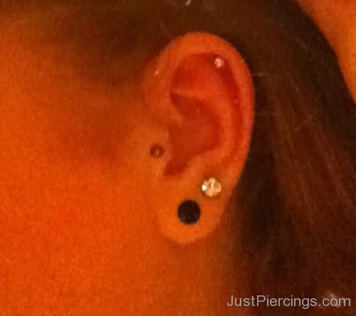 Tragus, Cartilage And Dual Lobe Ear Piercing-JP156