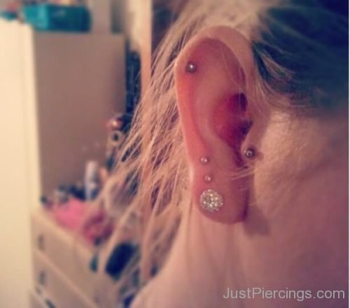 Tragus, Cartilage And Tripple Lobe Ear Piercing-JP1184
