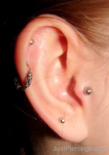 Tragus, Helix And Lobe Ear Piercing-JP1293