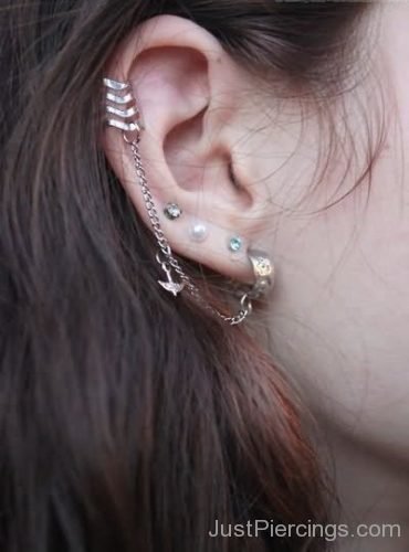 Tripple Cartilage And Lobe Ear Piercings-JP162