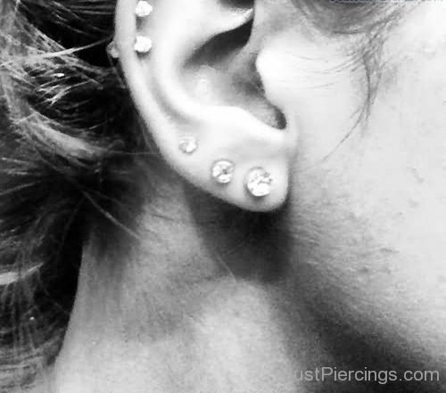 Tripple Lobe And Dual Cartilage Ear Piercing-JP1319