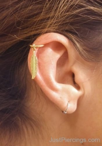 Beautiful Helix Piercing With Feather Stud-JP1006