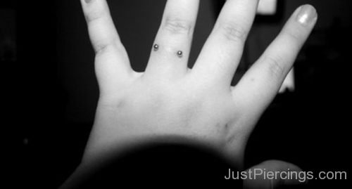 Black And White Finger Piercing 1-JP1016