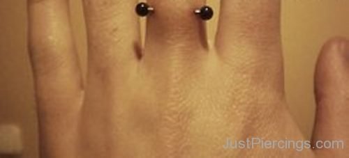 Close Up Black Barbells Piercing For Fingers-JP1019