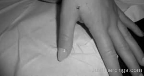 Dermal Anchor Piercing On  Hand-JP1033