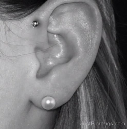 Ear Lobe And Helix Piercing-JP1034