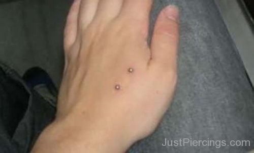 Elegant Hand Piercing With Barbell-JP1048