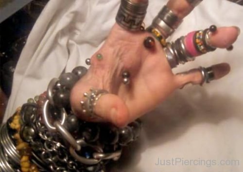 Extreme Hand Piercings-JP1051