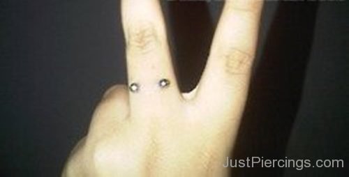 Fingers Piercing And Black Red Nail Paints-JP1135