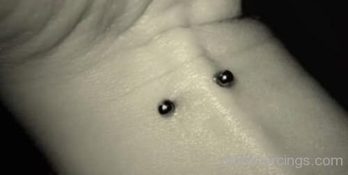 Hand Piercing With Black Surface Barbell-JP1080