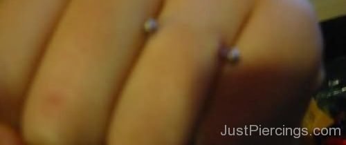 Hand Piercing With Surface Babell On Finger-JP1106