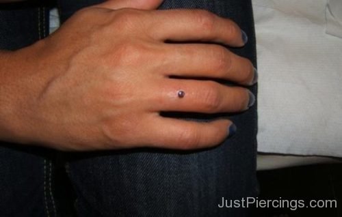 Micro Dermals Finger Piercing-JP1186