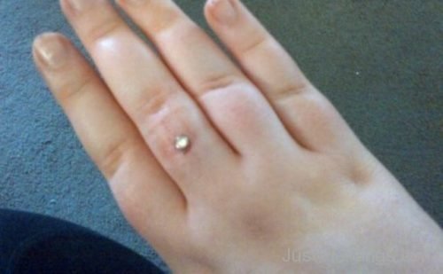 Fingers Piercing With Single Diamond-JP1211