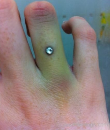 Piercing On Finger WIth Microdermals-JP1232