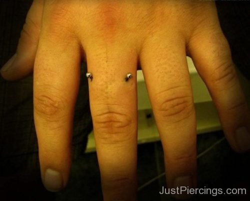 Piercing On Finger With Cool Barbell For Young-JP1227