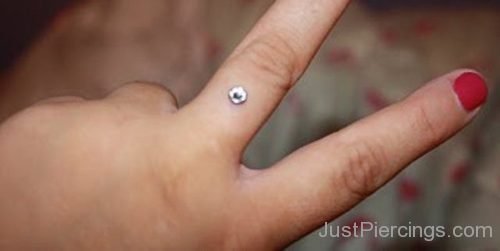 Piercing On Finger With Single Dermal Anchor-JP1234