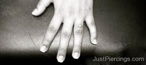 Ring Finger Dermal Piercing-JP1244