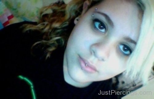 Vertical Eyebrow And Labret Piercingss-JP1256